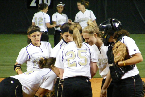DePauw Edges out Southwestern as Favorite to Win 2011 SCAC Softball Title