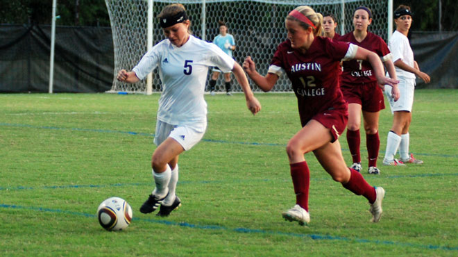 Austin College Wins Opening Match of SCAC Women's Soccer Tournament