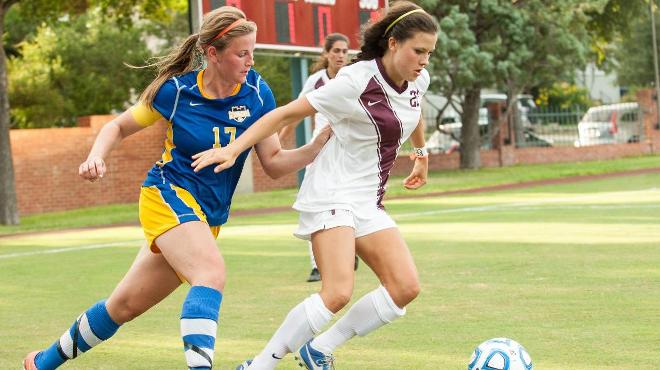 Trinity Women's Soccer Moves to No. 3 in NSCAA Rankings